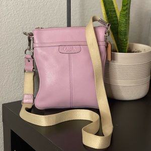 COACH| leather crossbody w/adjustable strap